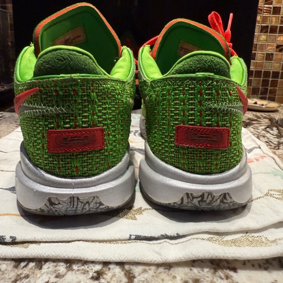 Lebron 20 Stocking Stuffers Men's 9 - Picture 13 of 16